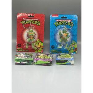 Teenage Mutant Ninja Turtles TMNT Keychain and Magic Towel Lot Leonardo Raphael